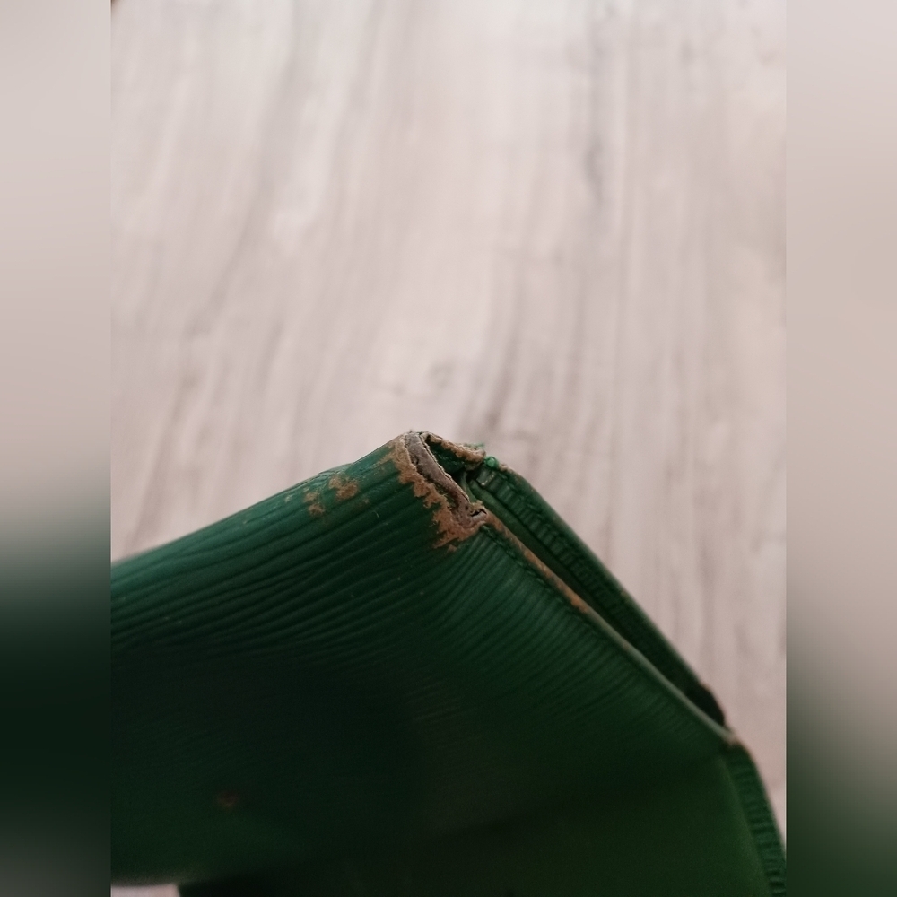 Louis Vuitton Green Epi Long Wallet - Picture 6 of 16